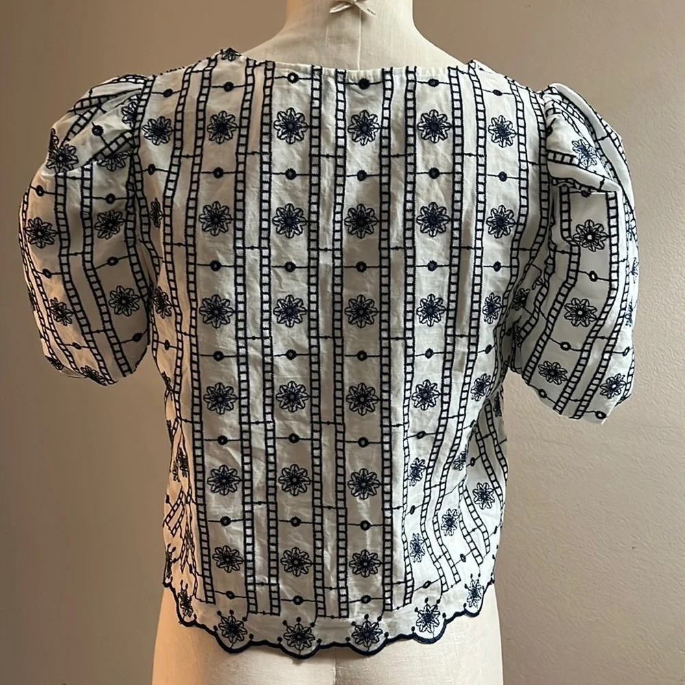 Zara Embroidered Cropped Top with Puff Sleeves size Small